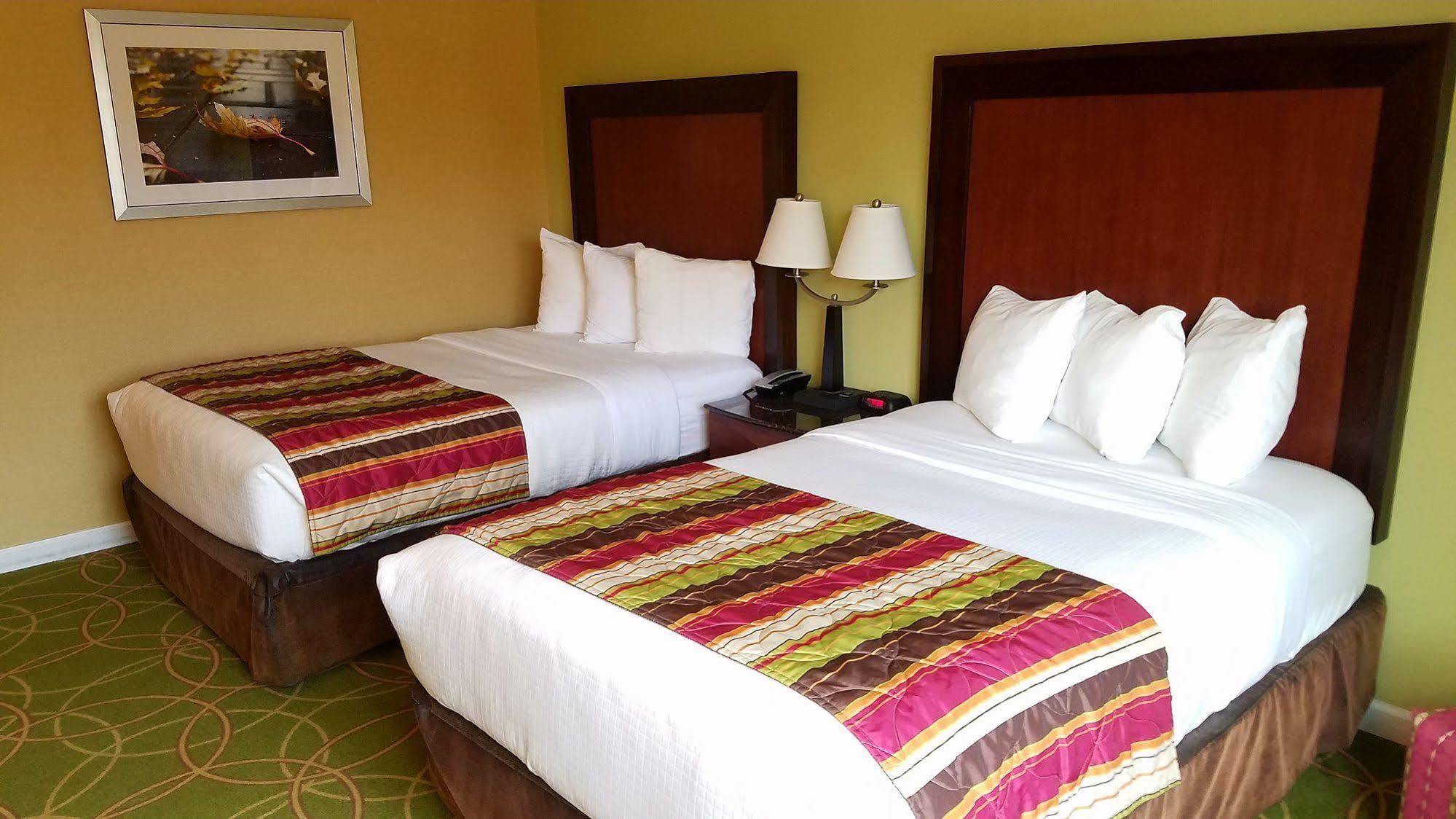Days Inn By Wyndham Penn State State College Eksteriør bilde