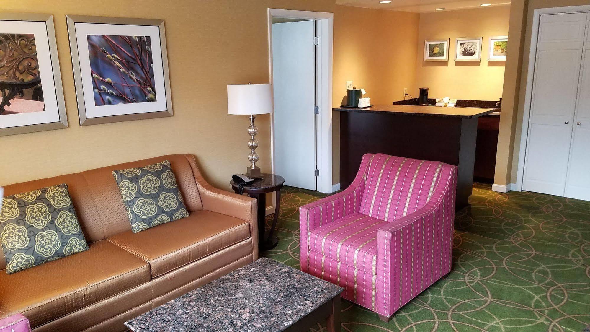Days Inn By Wyndham Penn State State College Eksteriør bilde